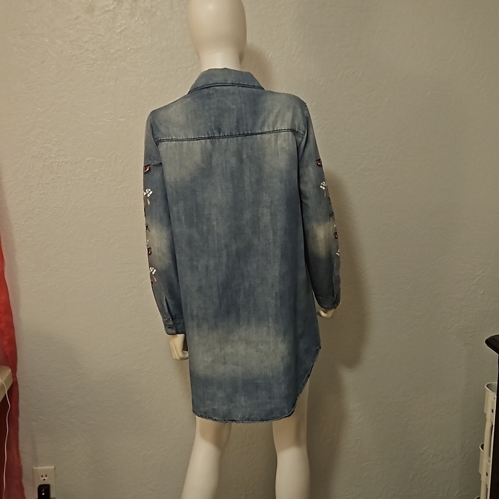 EN CREME Cowboy Core Chambray Denim Floral Embroidered Micro Mini Dress - Picture 5 of 9